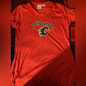 Calgary Flames night shirt sz M